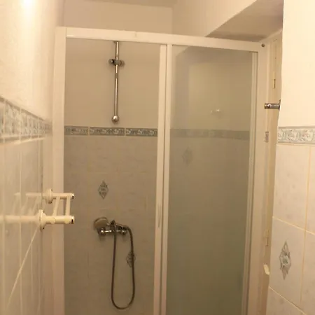 L' Abbadie * Simiane-la-Rotonde