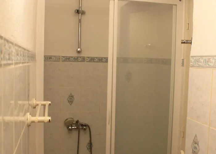 L' Abbadie * Simiane-la-Rotonde